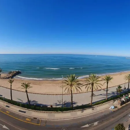 Primera Linea De Mar, 6o Piso Amplio Y Piscina Comunitaria
